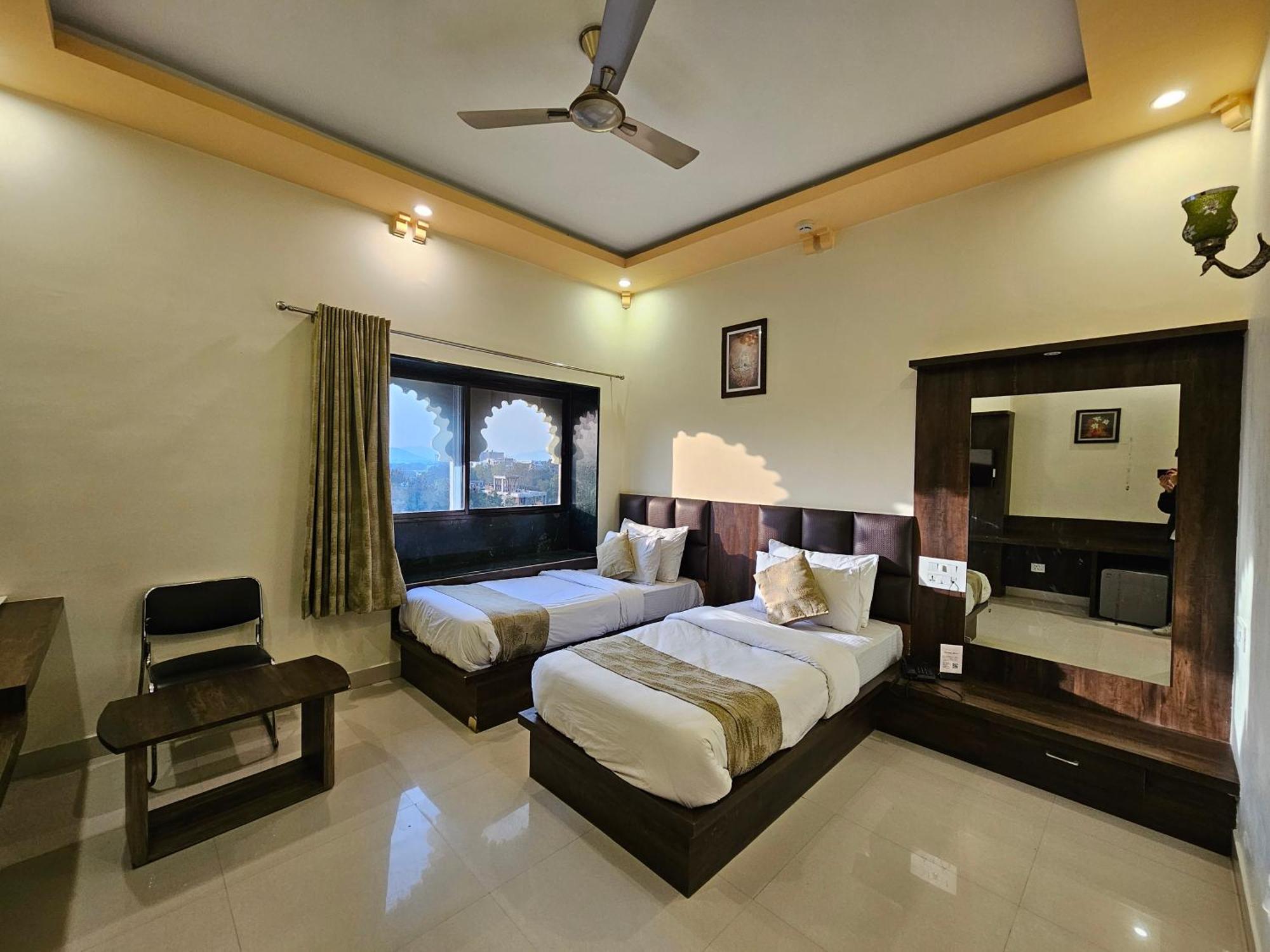 Hotel Riddhi Inn Udaipur Kültér fotó
