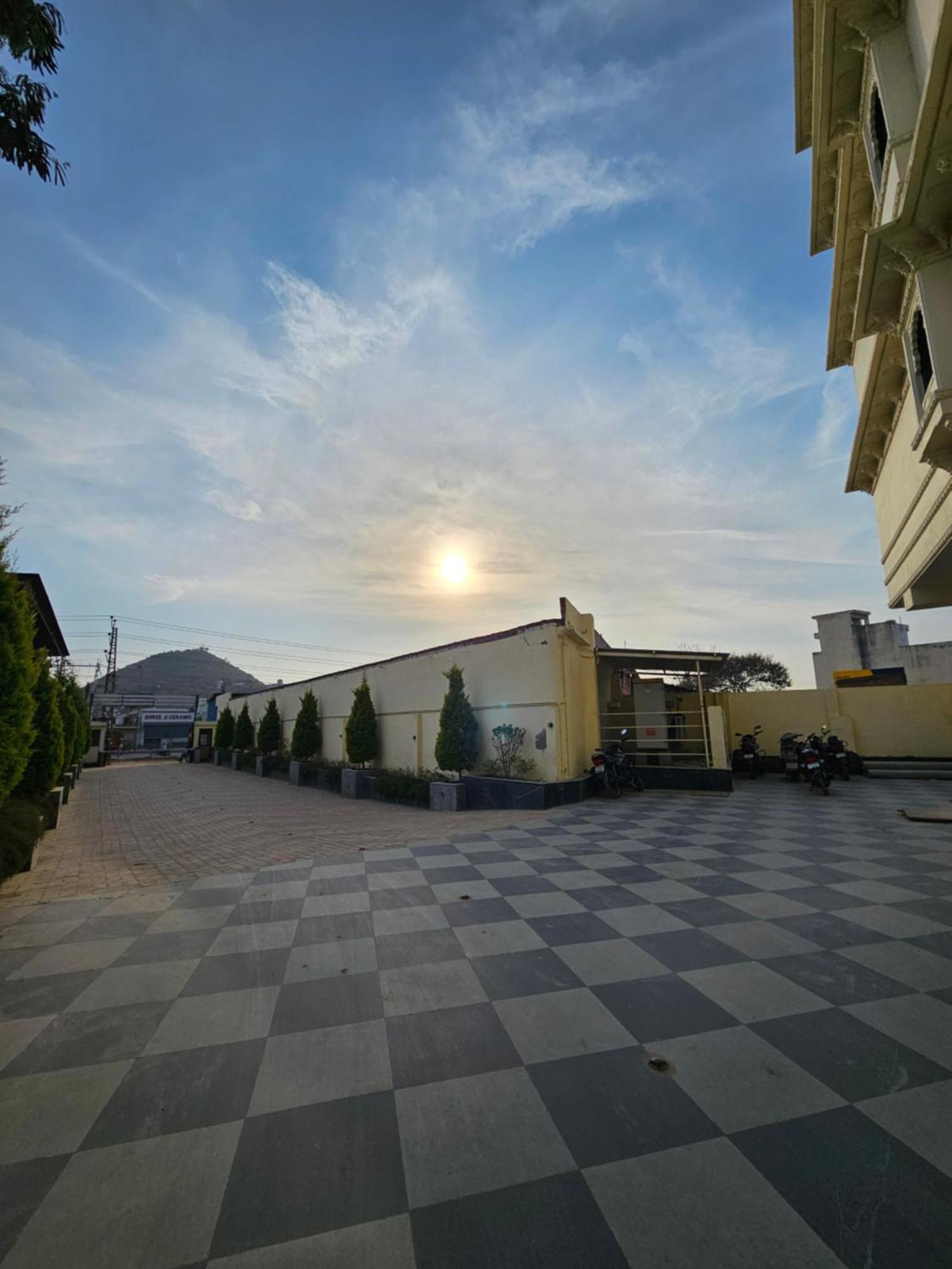 Hotel Riddhi Inn Udaipur Kültér fotó